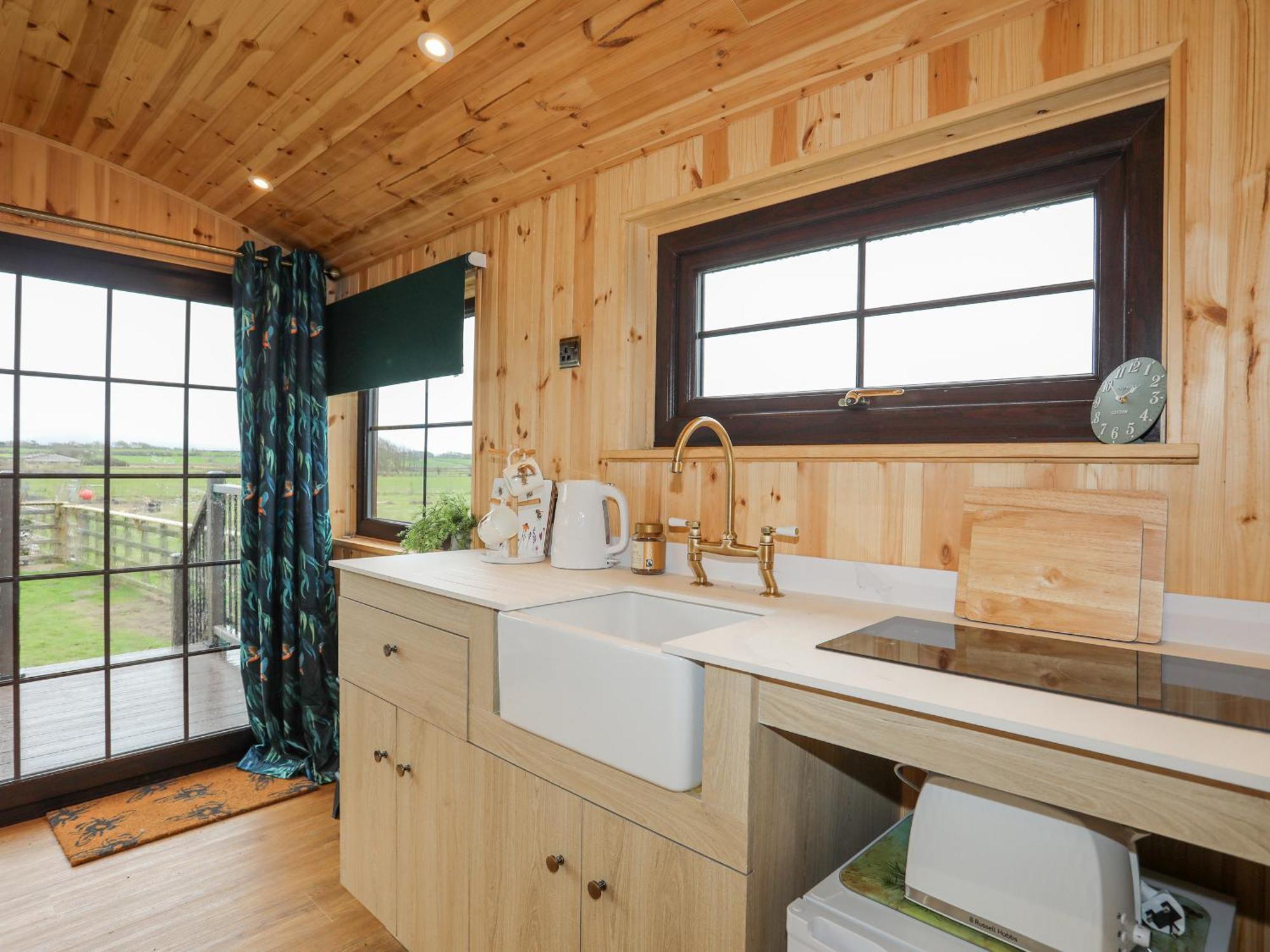 Holiday home Tal Sarn Shepherd Hut Llanfairpwllgwyngyll