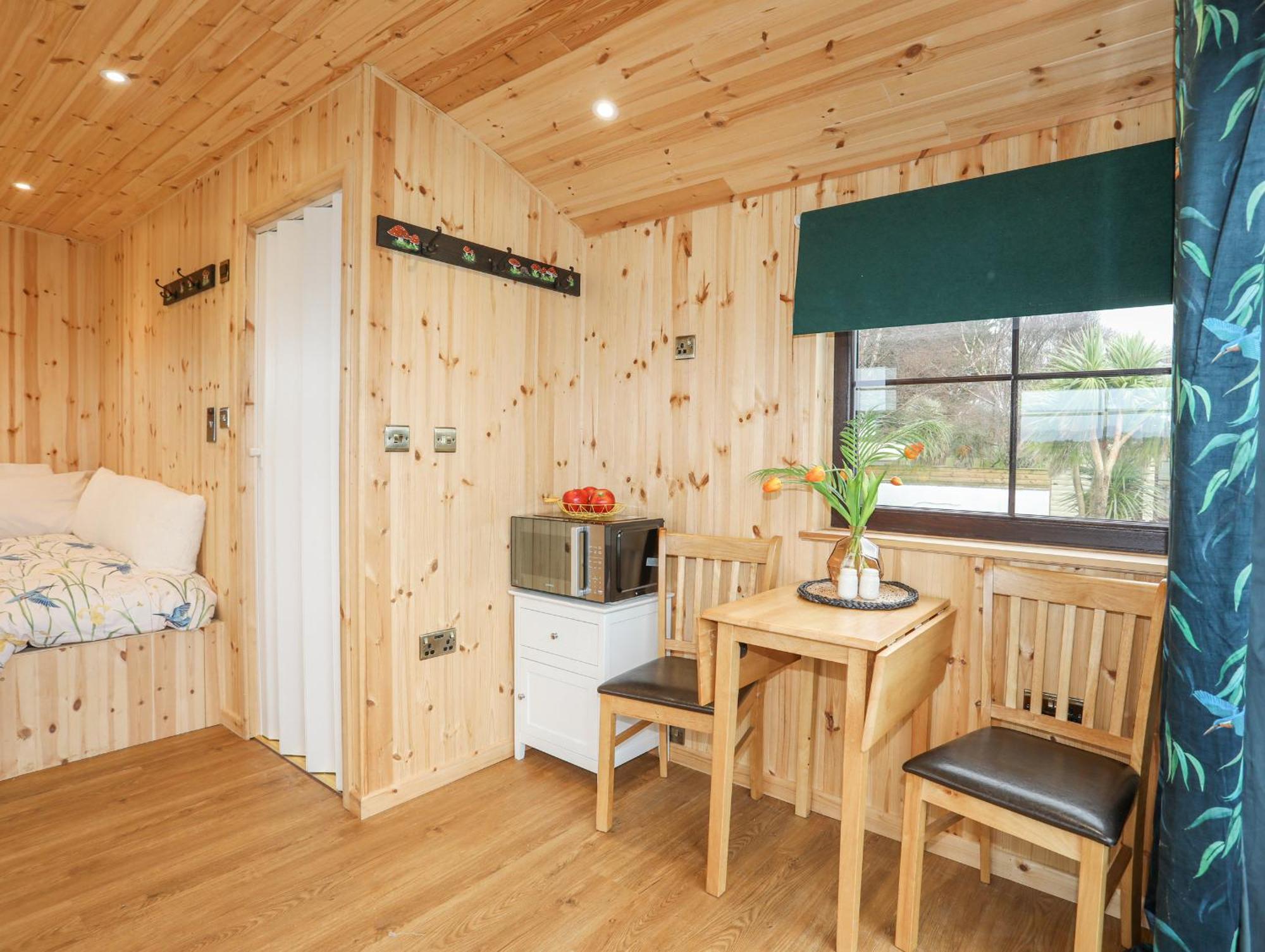 Tal Sarn Shepherd Hut * Llanfairpwllgwyngyll